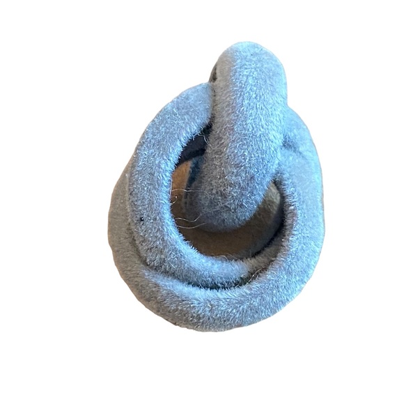 Gray Twisted Fabric Pierced Earrings - Picture 3 of 4